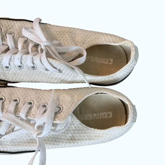 Converse All Star Textured White Sneakers Women's Sz 8 - Picture 2 of 9